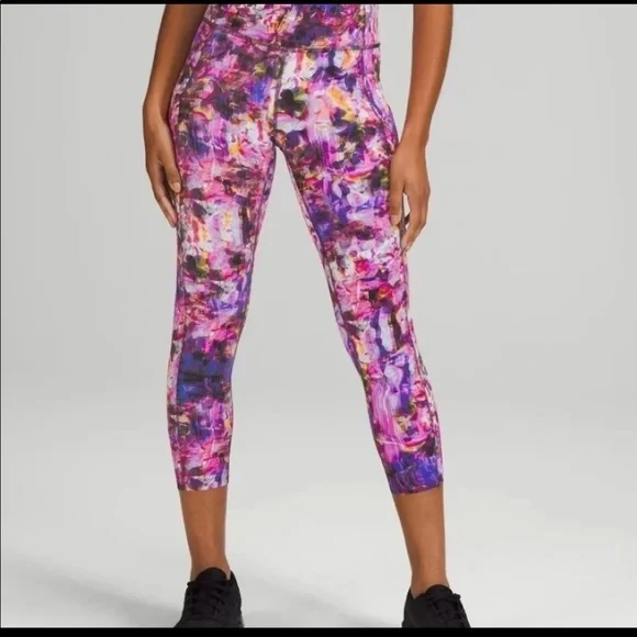 Lululemon SEAWHEEZE Fast And Free - Picture 3 of 6